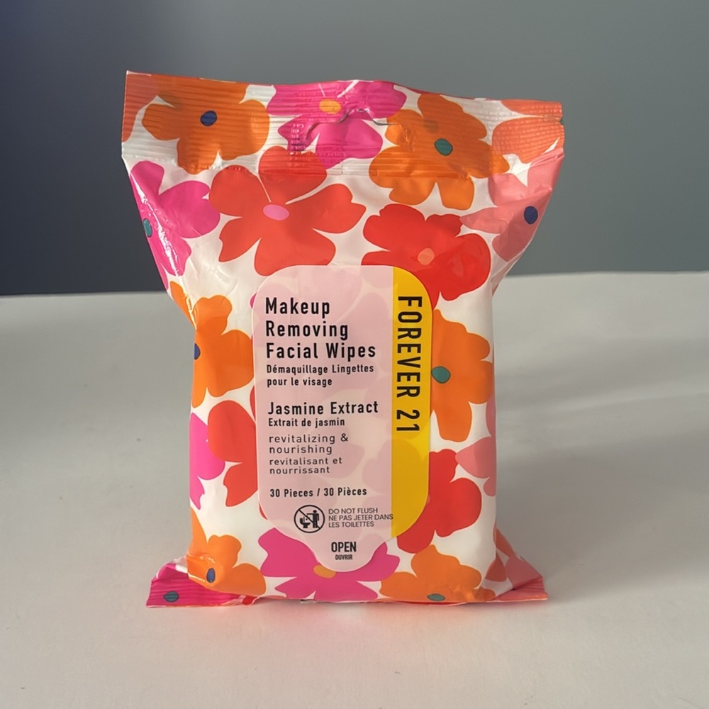 4/$20 Forever 21 Makeup Removing Facial Wipes – Jasmine Extract (30-Count)